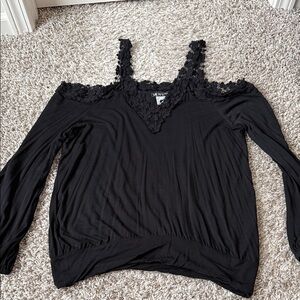 VENUS Black Cold-Shoulder Lace V-Neck Blouse